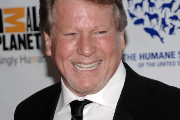 Iconic Actor Ryan O'Neal Passes Away at 82